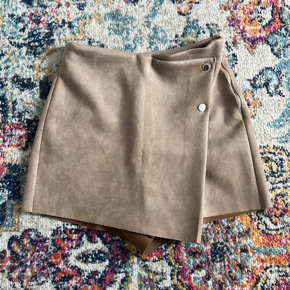 Zara Skort!